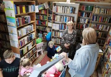 WYCIECZKA DO GMINNEJ BIBLIOTEKI PUBLICZNEJ